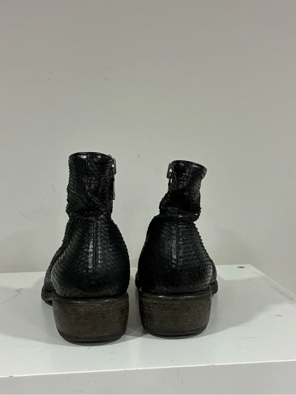 John Varvatos collection Keith Center Seam Zip Boot snake embossed Size 9 EU 42